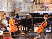 Deux violoncellistes et une pianiste